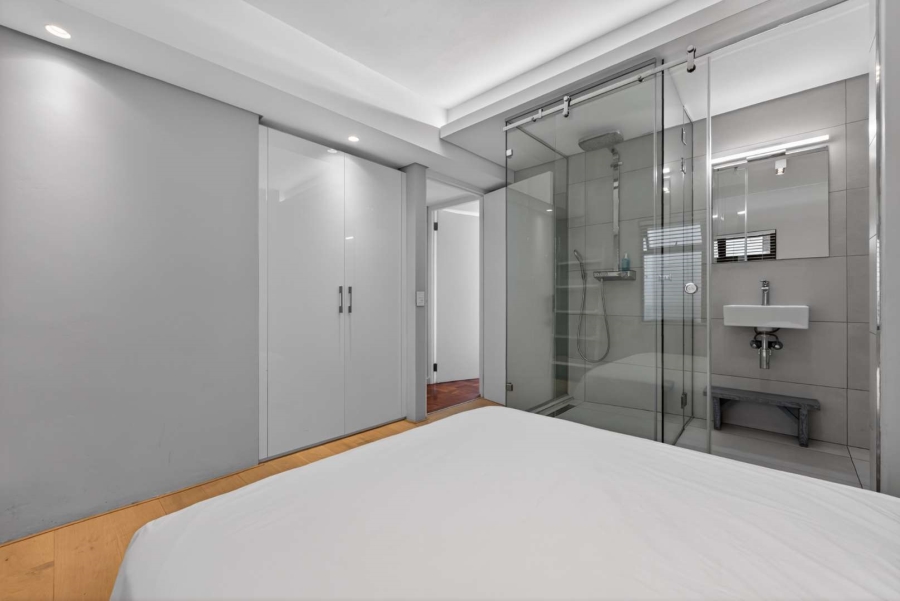 3 Bedroom Property for Sale in Sea Point Western Cape
